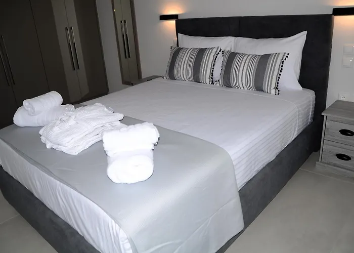 Avanto Lefkas Awaits *