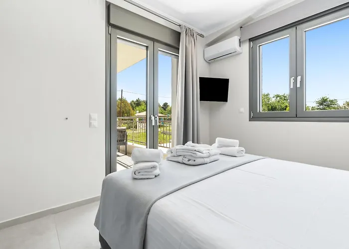 Avanto Lefkas Awaits *