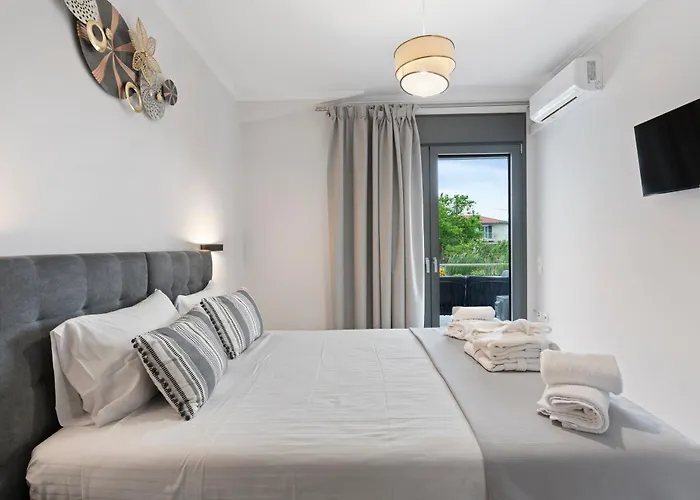 Avanto Lefkas Awaits * Lefkáda