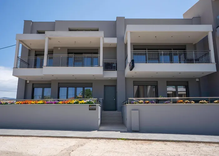 Avanto Lefkas Awaits *